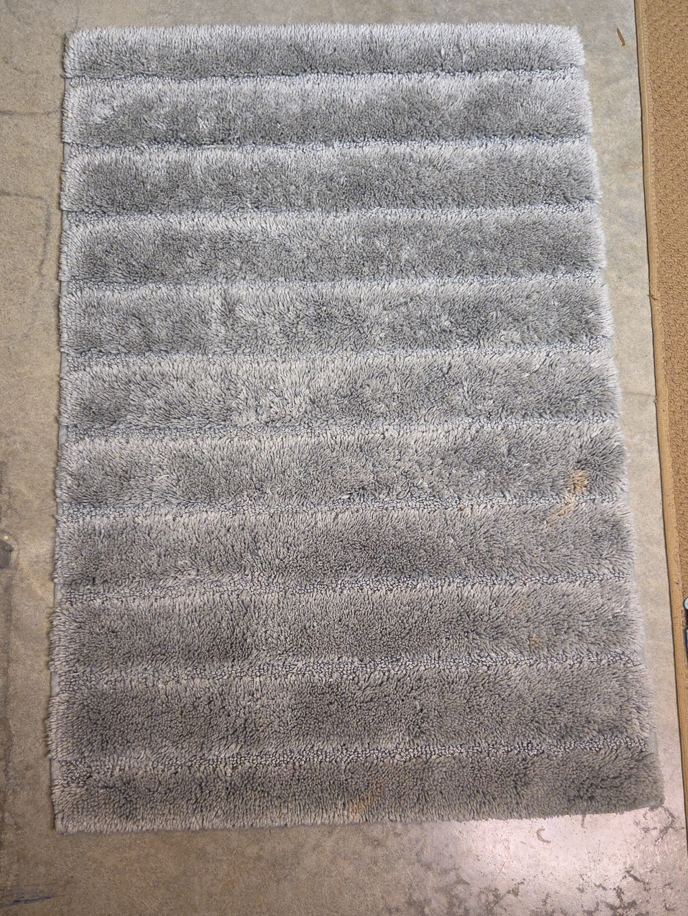 Plush Gray Bath Rug - Soft Shag Pile